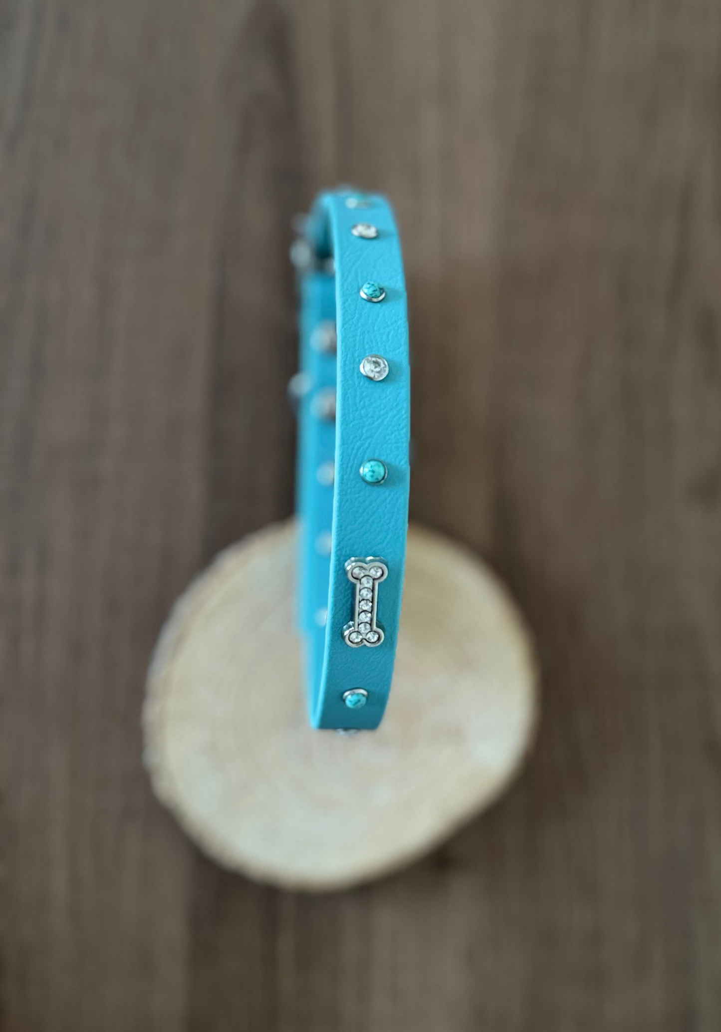 Collar perlado turquesa - hueso
