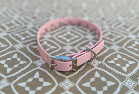 Collar perlado rosa - huella
